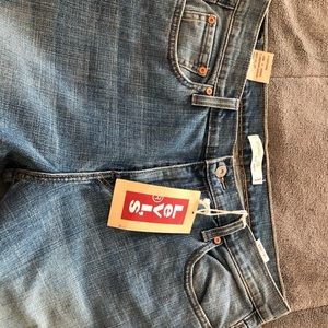 NWT Levi’s